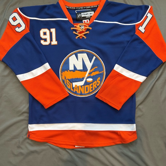 Authentic Vintage Reebok / NHL / New York Islanders Jersey - Picture 2 of 11